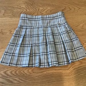 ZARA girls pleated plaid mini skirt.
